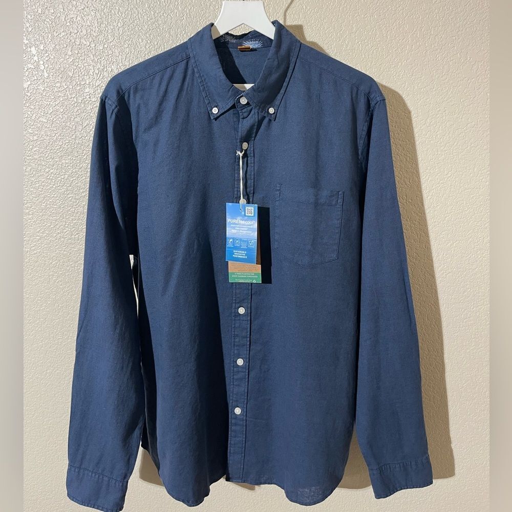 Tailor Vintage Men's Button-Down Shirt in Navy Blue